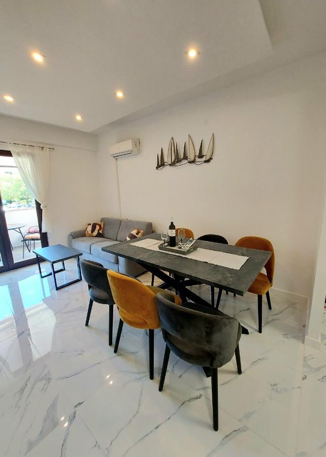 פורץ Apartman S Dvije Spavace Sobe מראה חיצוני תמונה