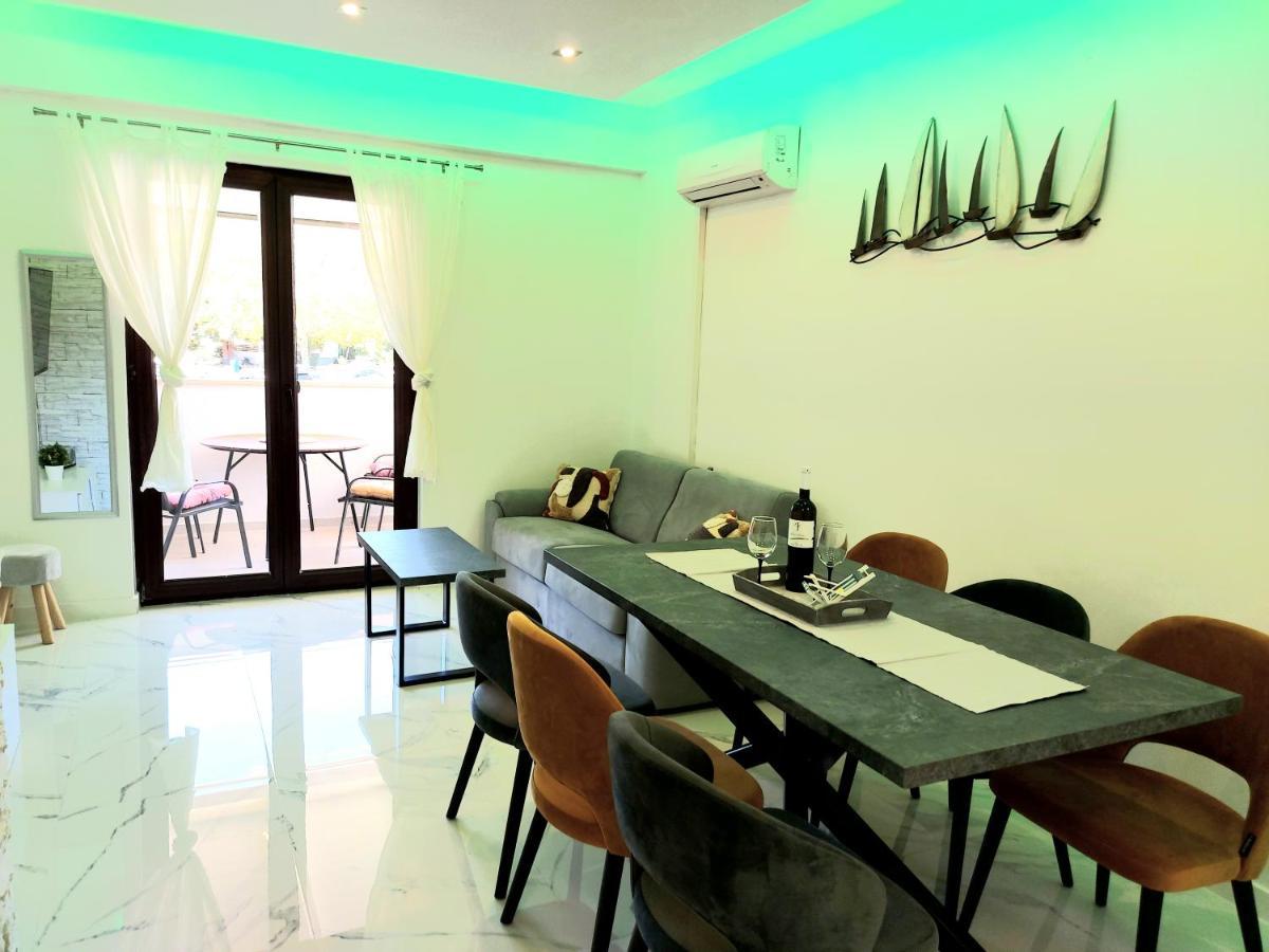 פורץ Apartman S Dvije Spavace Sobe מראה חיצוני תמונה
