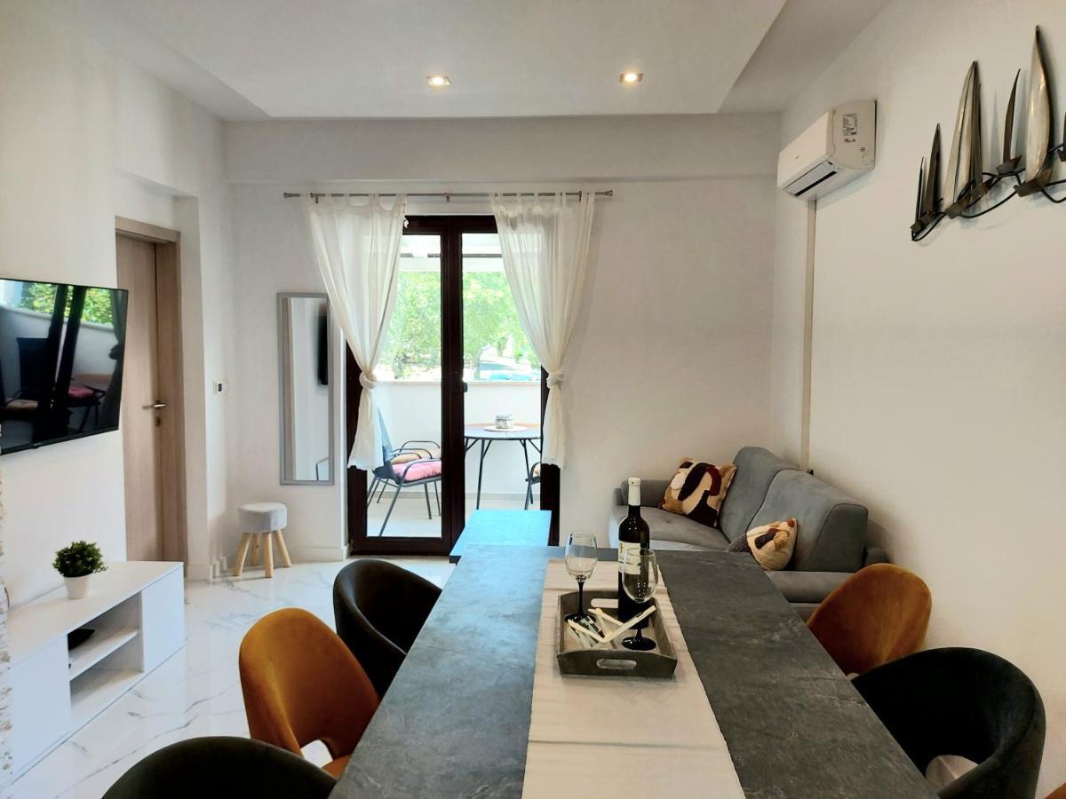 פורץ Apartman S Dvije Spavace Sobe מראה חיצוני תמונה