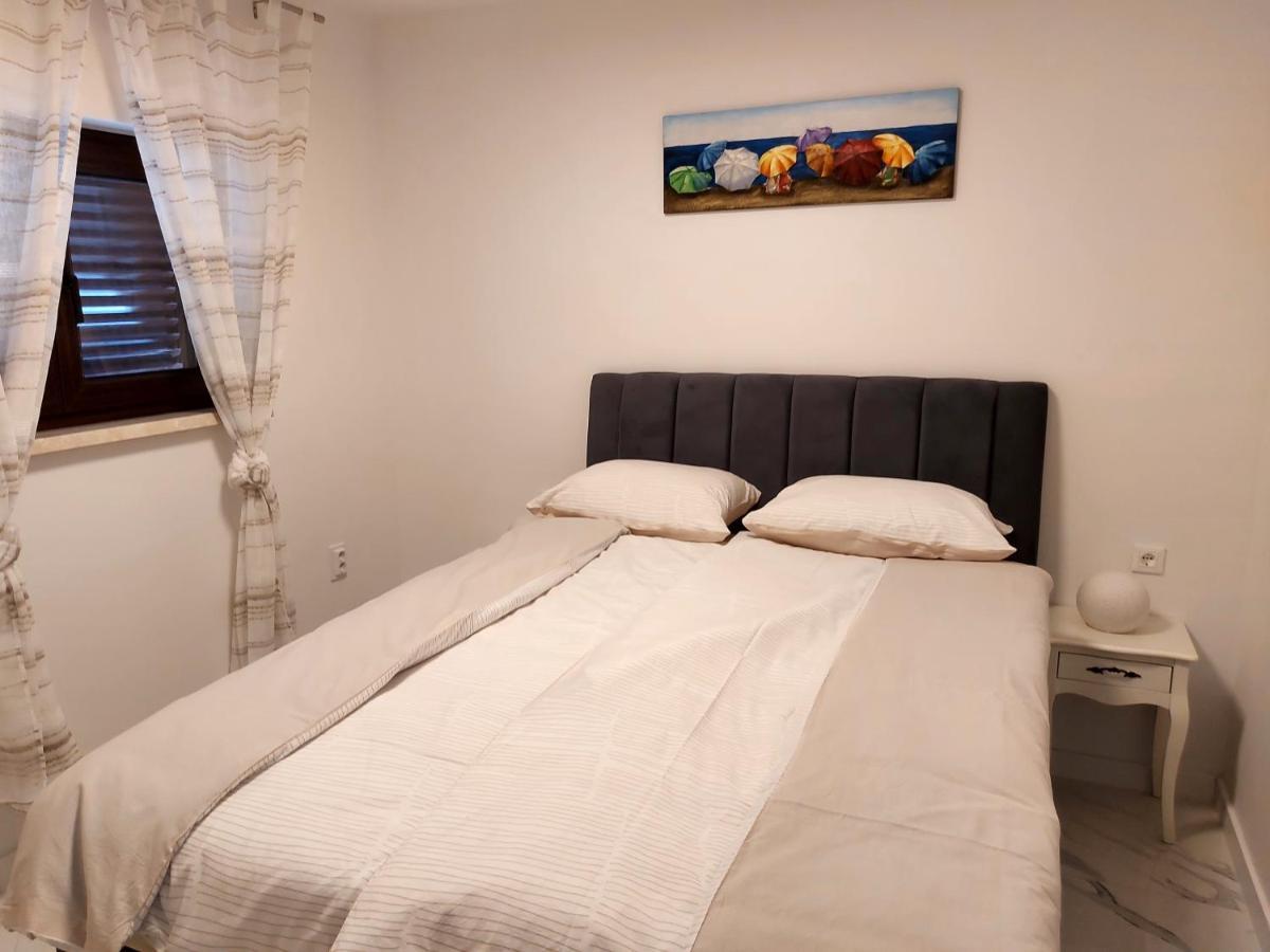 פורץ Apartman S Dvije Spavace Sobe מראה חיצוני תמונה