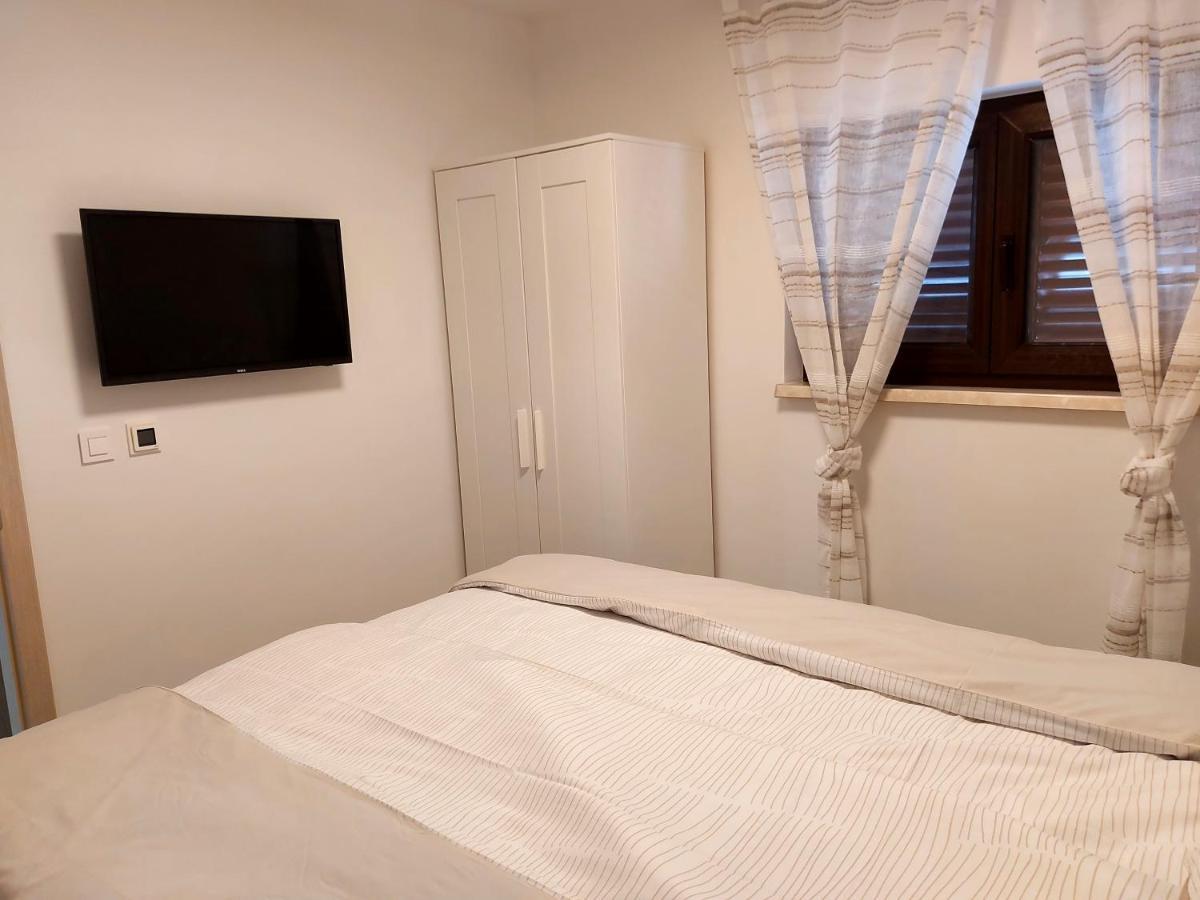 פורץ Apartman S Dvije Spavace Sobe מראה חיצוני תמונה